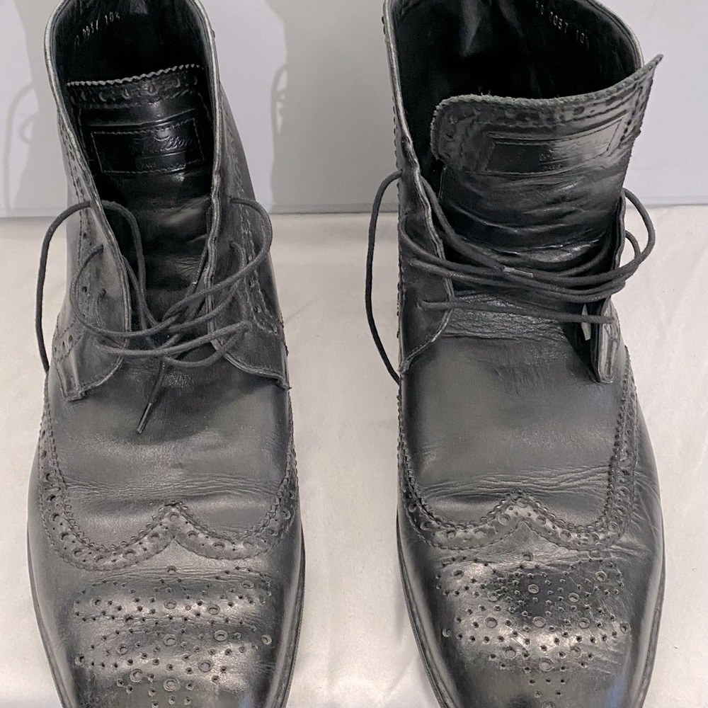 Hard to find Louis Vuitton size 10.5 Original